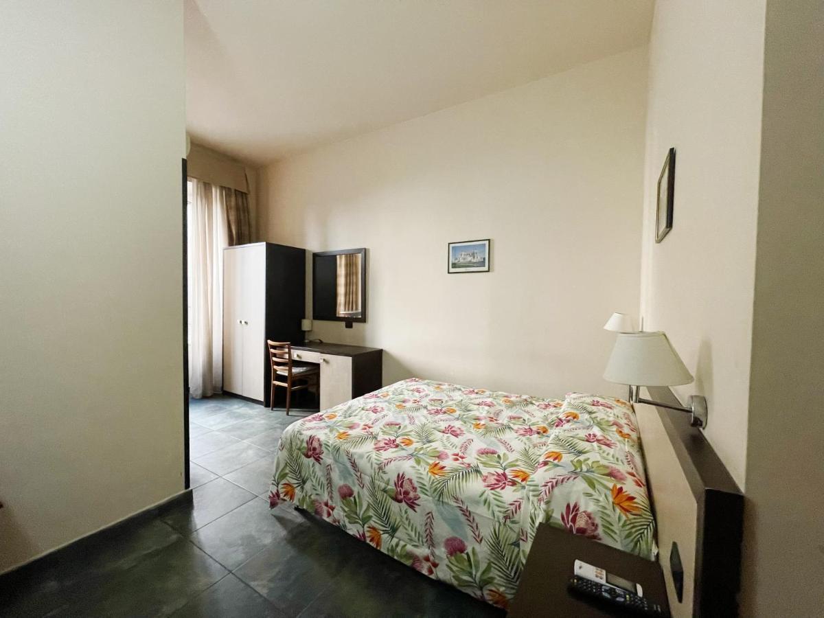 로마 클라리안 아피트카메레 B&B 외부 사진