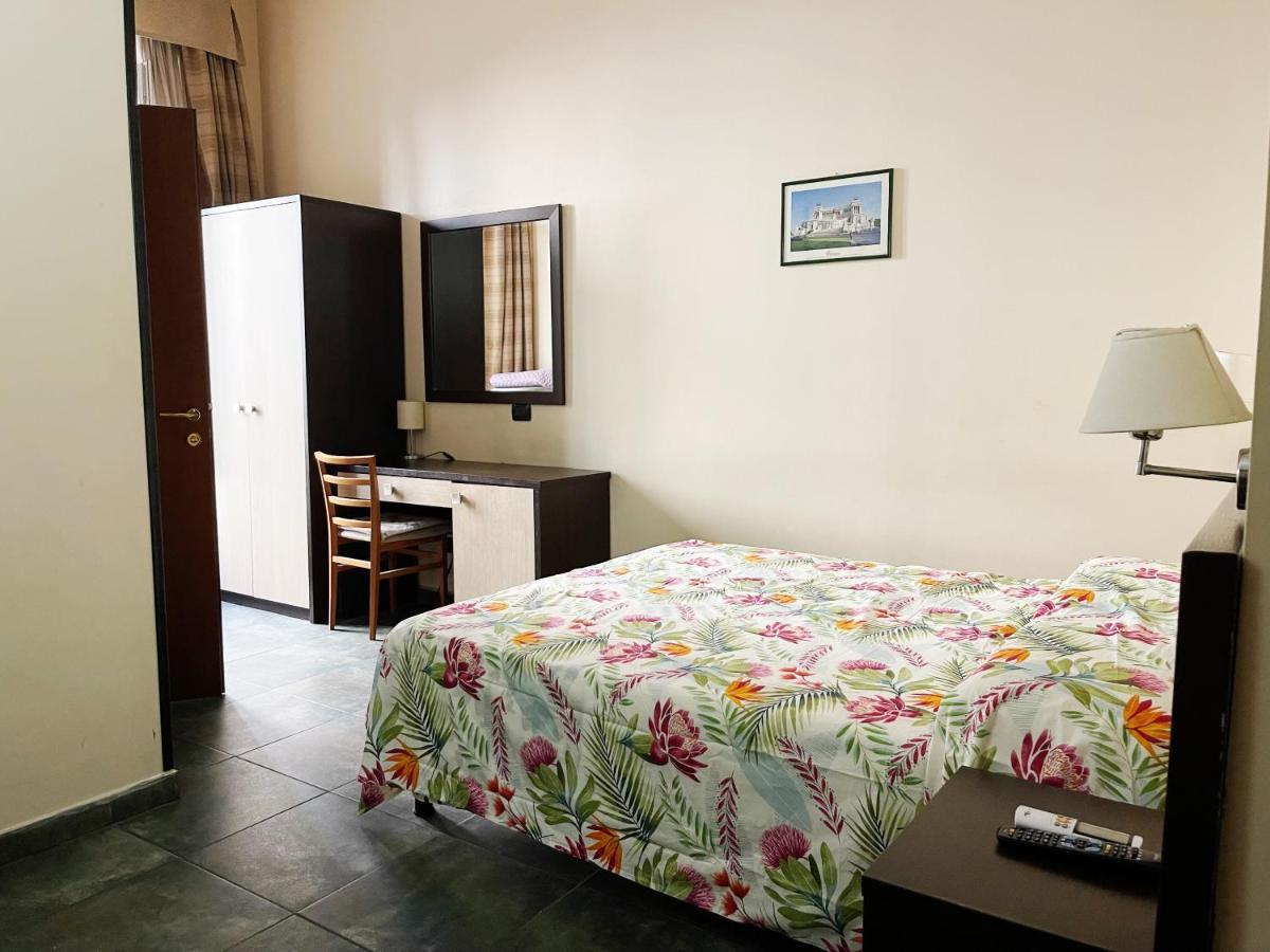 로마 클라리안 아피트카메레 B&B 외부 사진