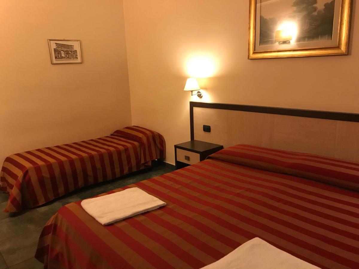 로마 클라리안 아피트카메레 B&B 외부 사진